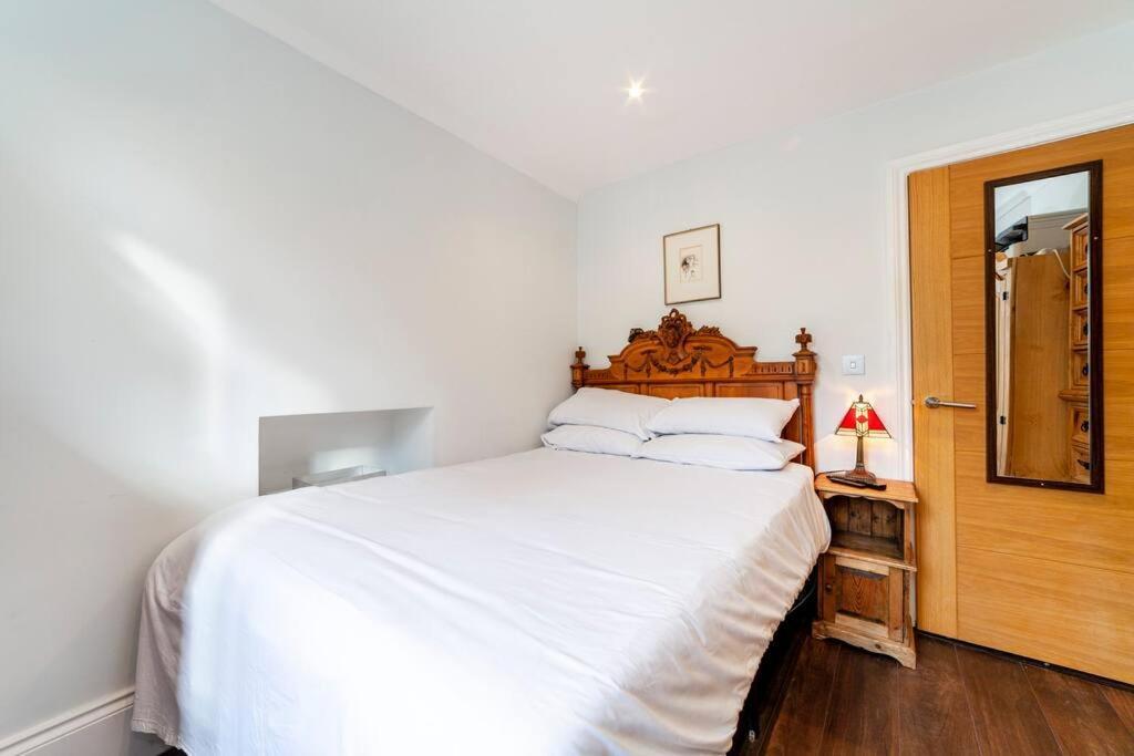 דירות לונדון Outstanding Antique 1Br Flat In Soho מראה חיצוני תמונה