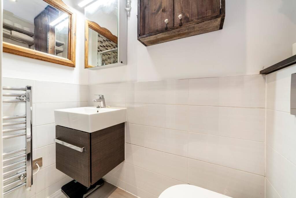 דירות לונדון Outstanding Antique 1Br Flat In Soho מראה חיצוני תמונה