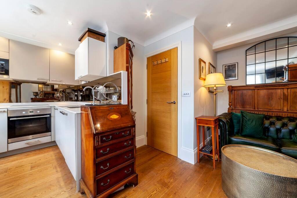 דירות לונדון Outstanding Antique 1Br Flat In Soho מראה חיצוני תמונה